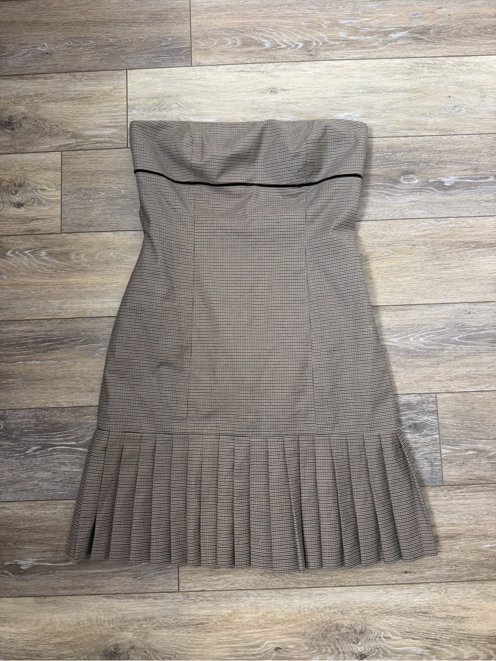 Y2K Tahari Arthur S Levine Strapless Plaid Pleated-Hem Dress in Taupe Sz 8